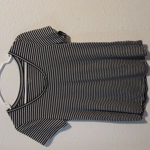 Black & White strip scoop neck shirt xs